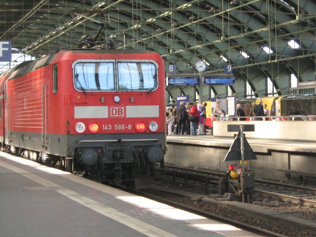 143er im Ostbahnhof