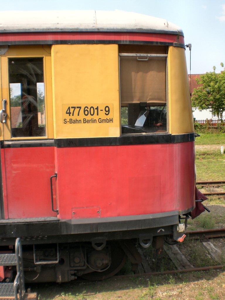 477 601