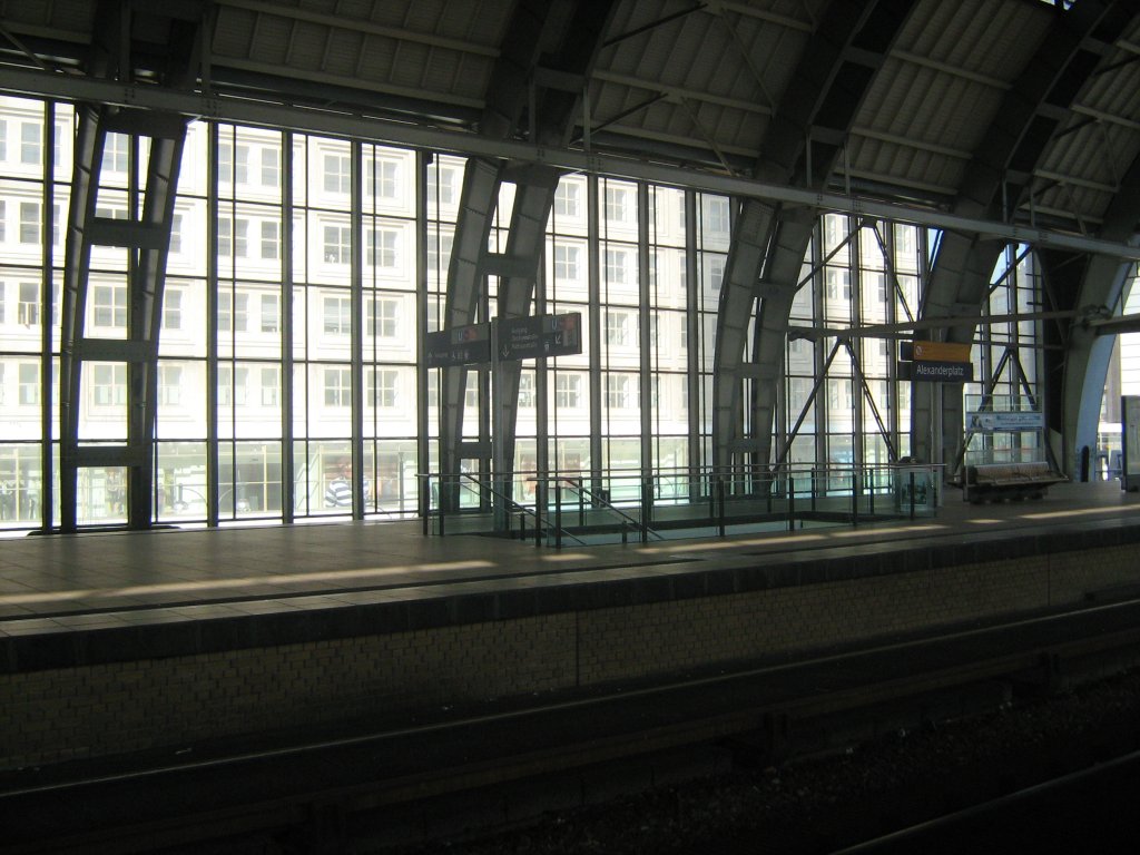 Bhf Alexanderplatz, leerer S-bahnsteig