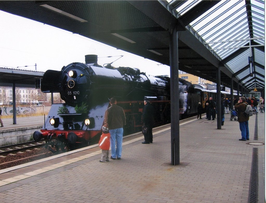 BR 03 in Potsdam Hbf