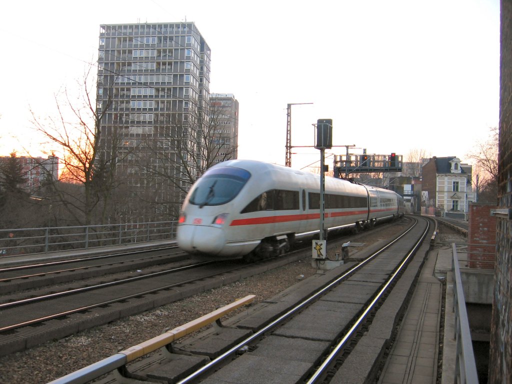 Durchfahrt ICE auf der Stadtbahn