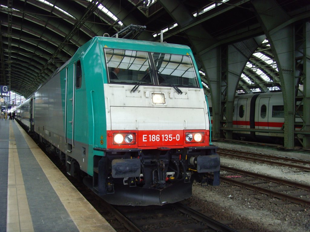 E 186 im Ostbahnhof 2009