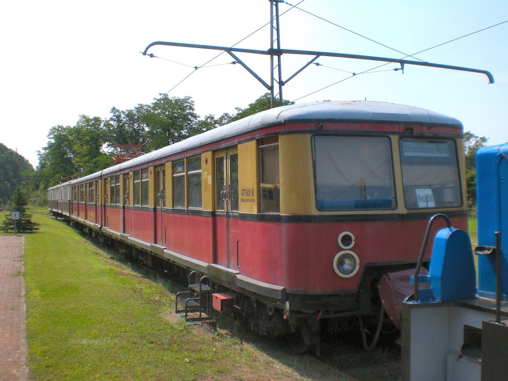 ehem. S-Bahnzug mit Stromabnehmer