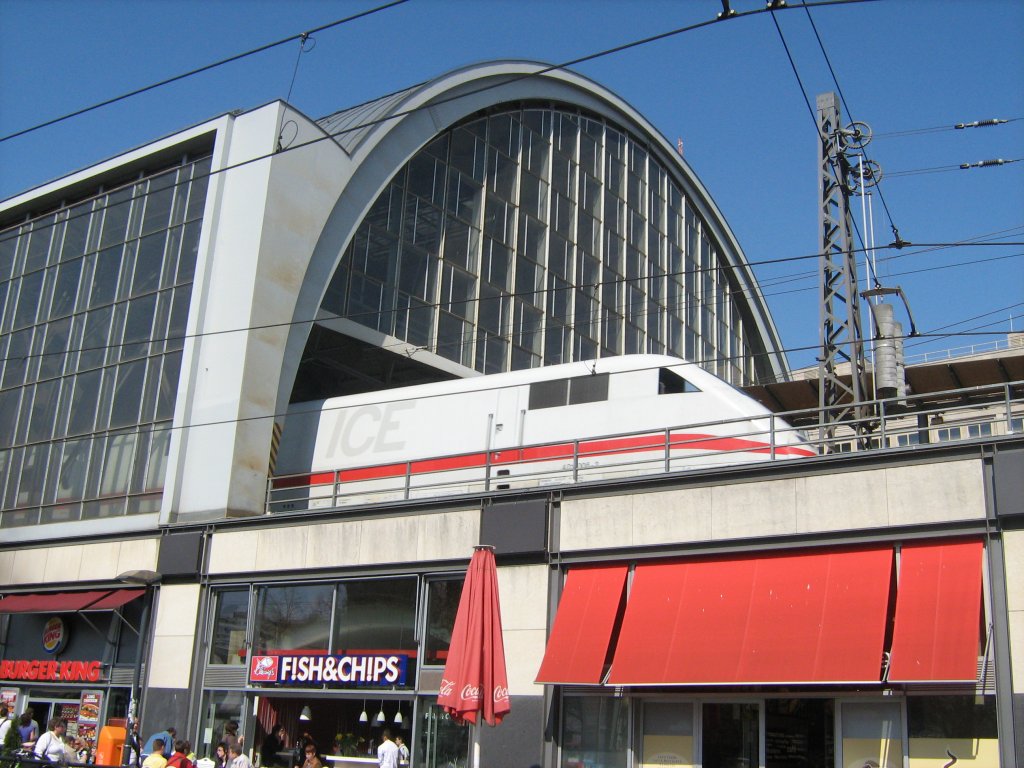 ICE am Alexanderplatz