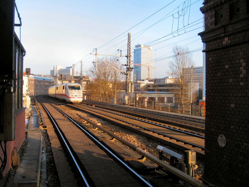 ICE auf der Stadtbahn