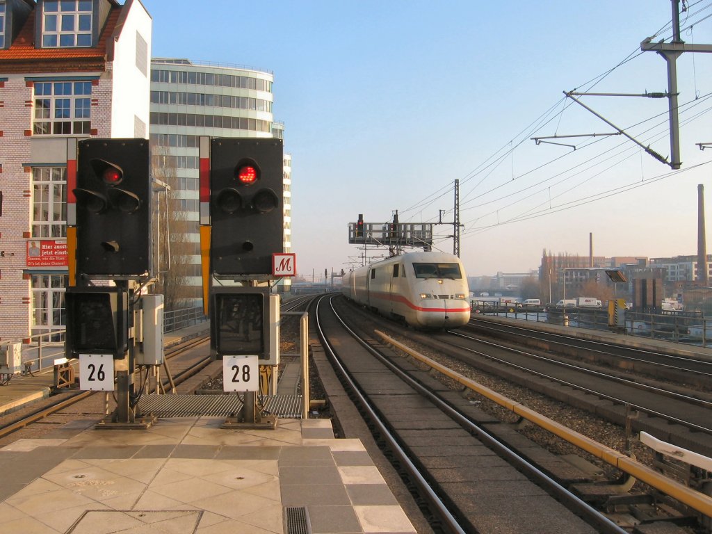 ICE auf der Stadtbahn