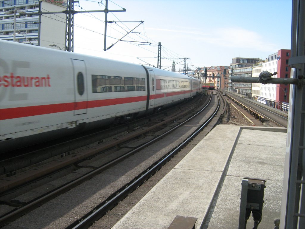 ICE auf der Stadtbahn