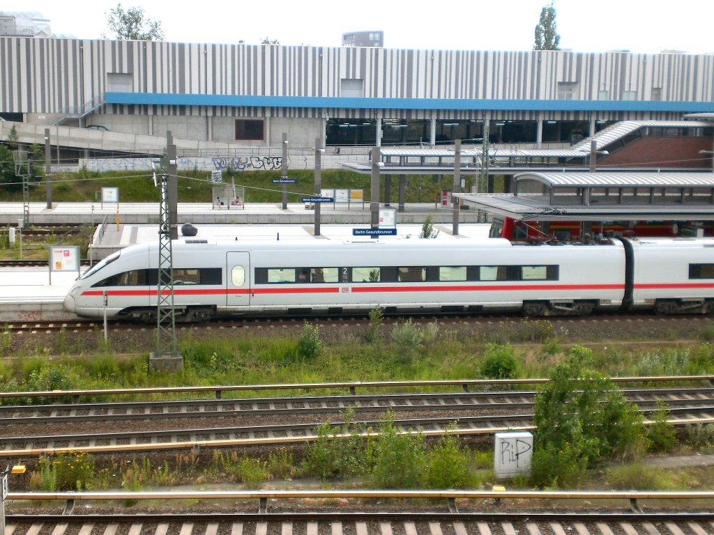 ICE in Berlin-Gesundbrunnen