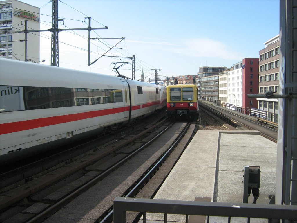ICE und S-Bahn auf der Statdbahn