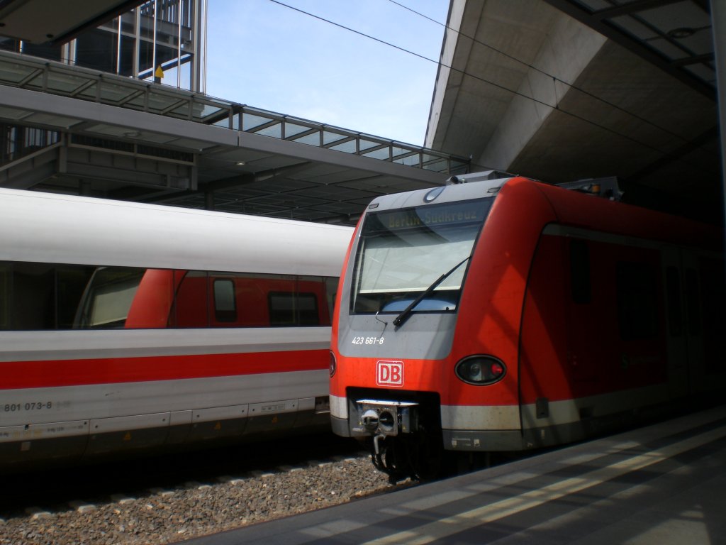 ICE und S-bahn_Ersatz-TW im Sdkreuz