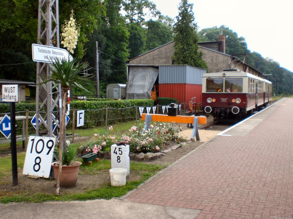 Im Bahnhof Buckow