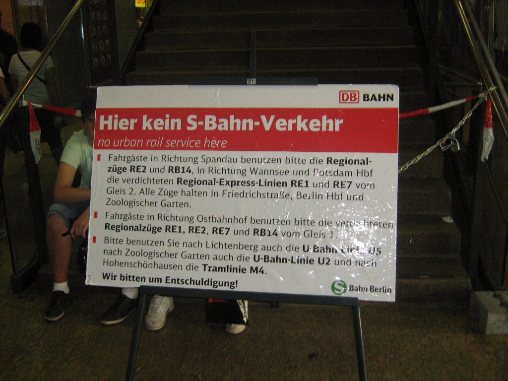 Kein S-bahnverkehr, Bahnsteig gesperrt