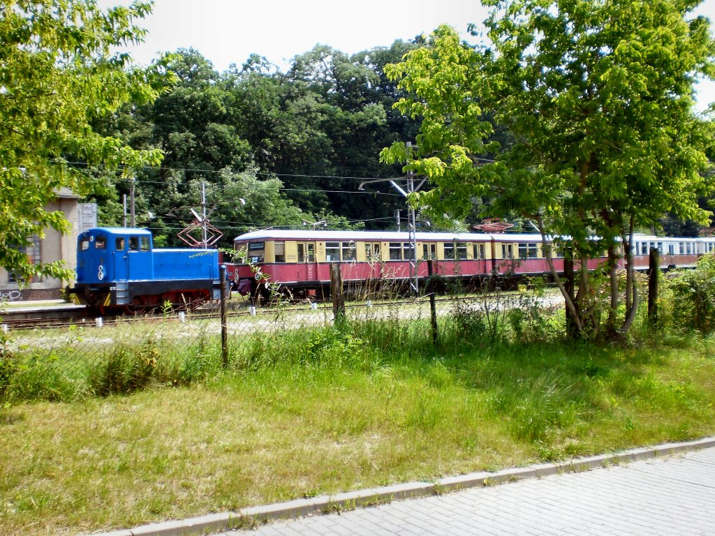 Kleinlok und ehem. S-Bahnwagen