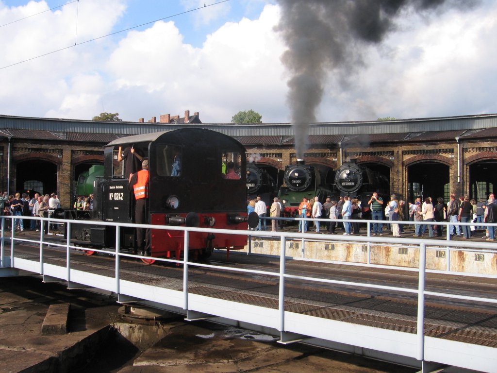 Kleinlokomotive K auf der Drehscheibe