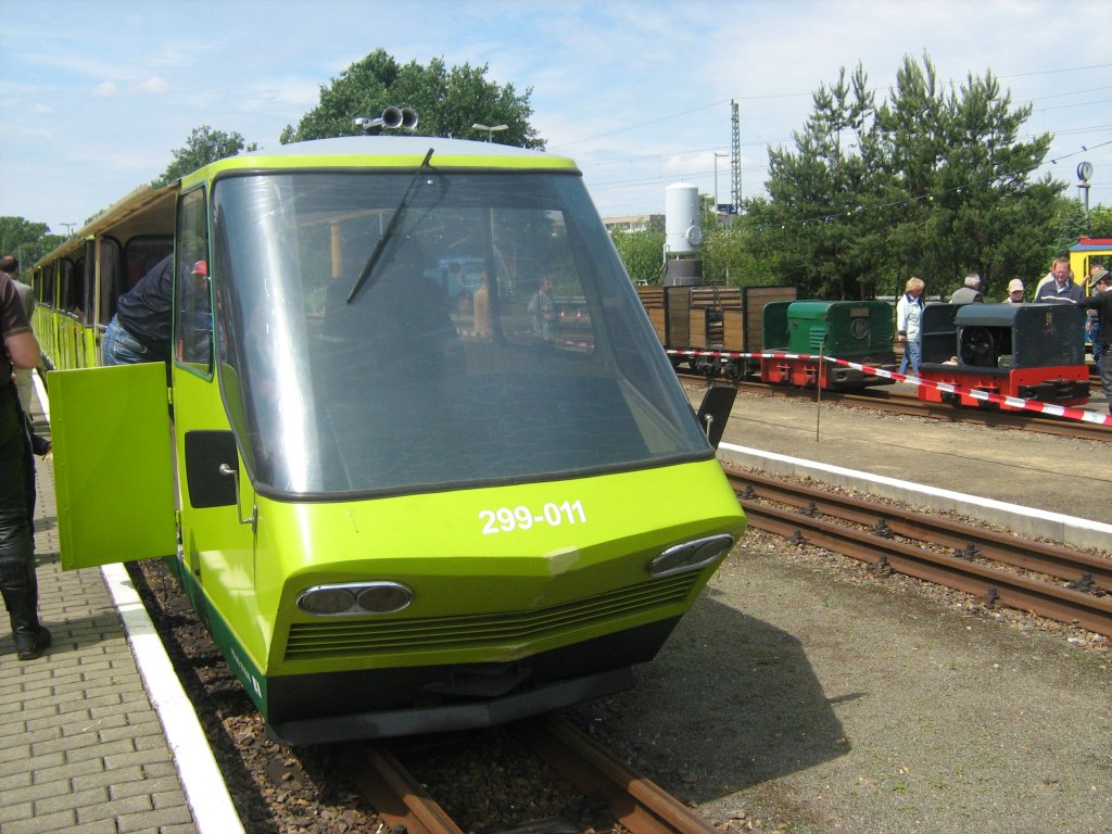 Moderner Zug der Parkeisenbahn Cottbus