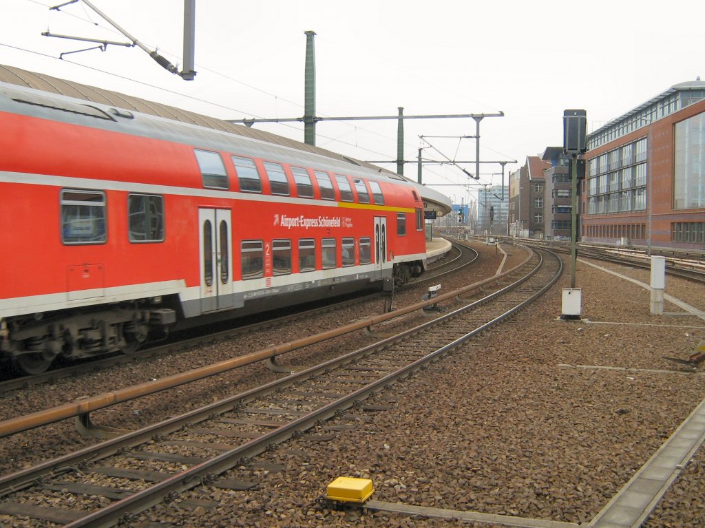 RE-Doppelstockzug im Ostbahnhof