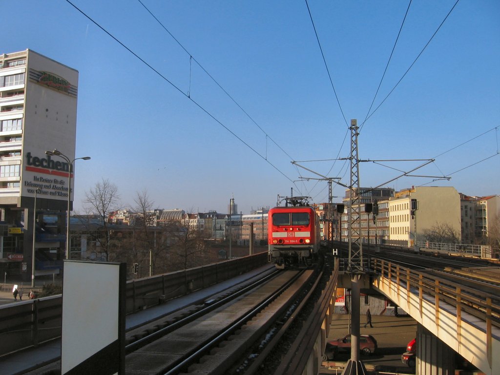 RE erreicht den Alexanderplatz