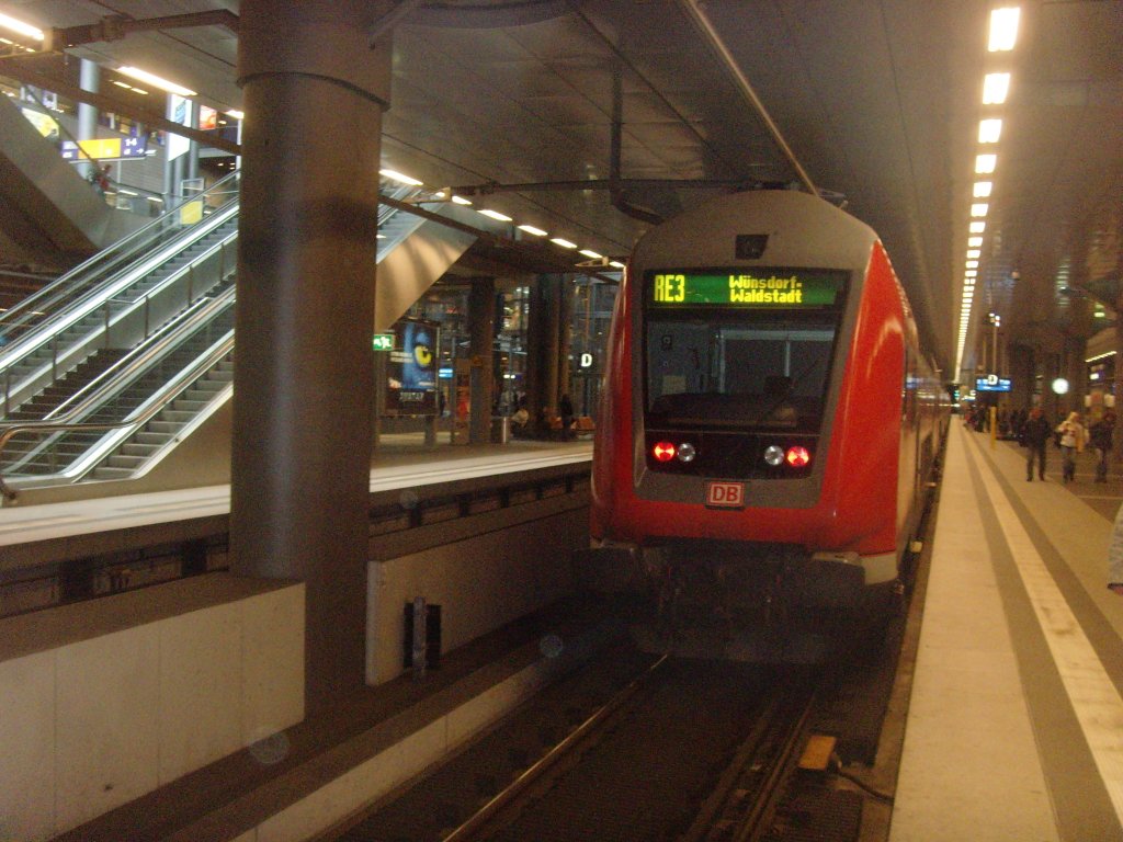 RE im Hauptbahnhof tief