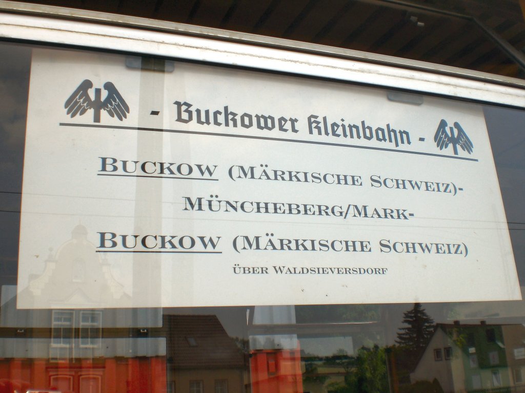 Streckenschild am Triebwagen