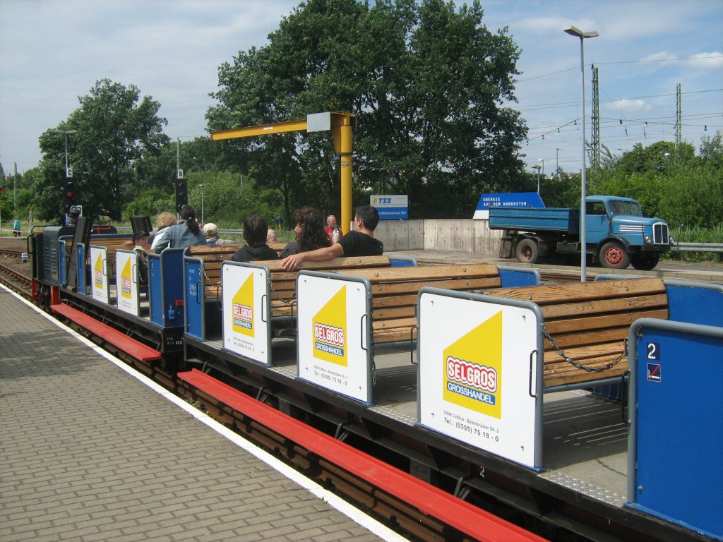 Wagenzug der Parkeisenbahn Cottbus